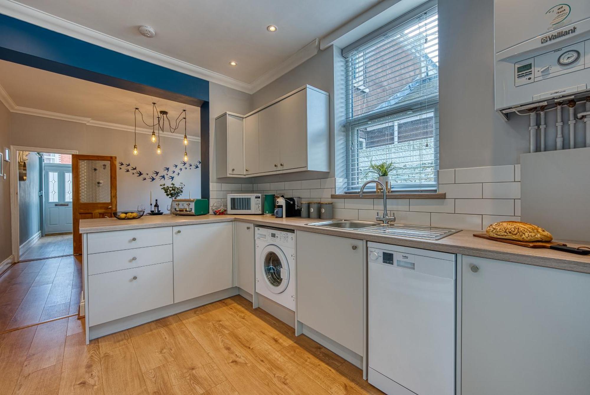 2 Bedrooms Modern, Stunning & Stylish Contractor House, Prime Portsmouth Location With Free Parking Permit, Summer Special Offer!! - By Blue Puffin Stays Exteriér fotografie