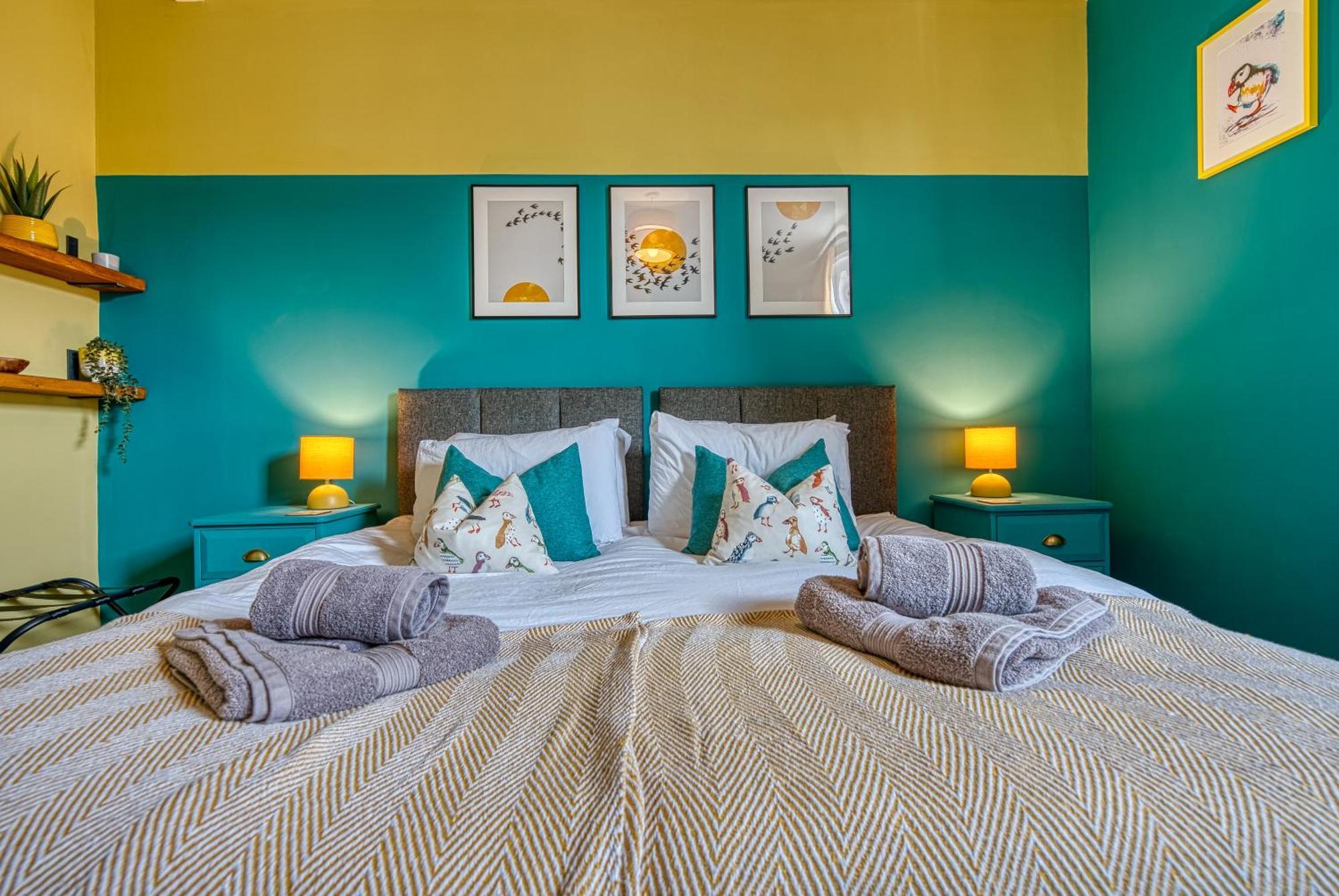 2 Bedrooms Modern, Stunning & Stylish Contractor House, Prime Portsmouth Location With Free Parking Permit, Summer Special Offer!! - By Blue Puffin Stays Exteriér fotografie