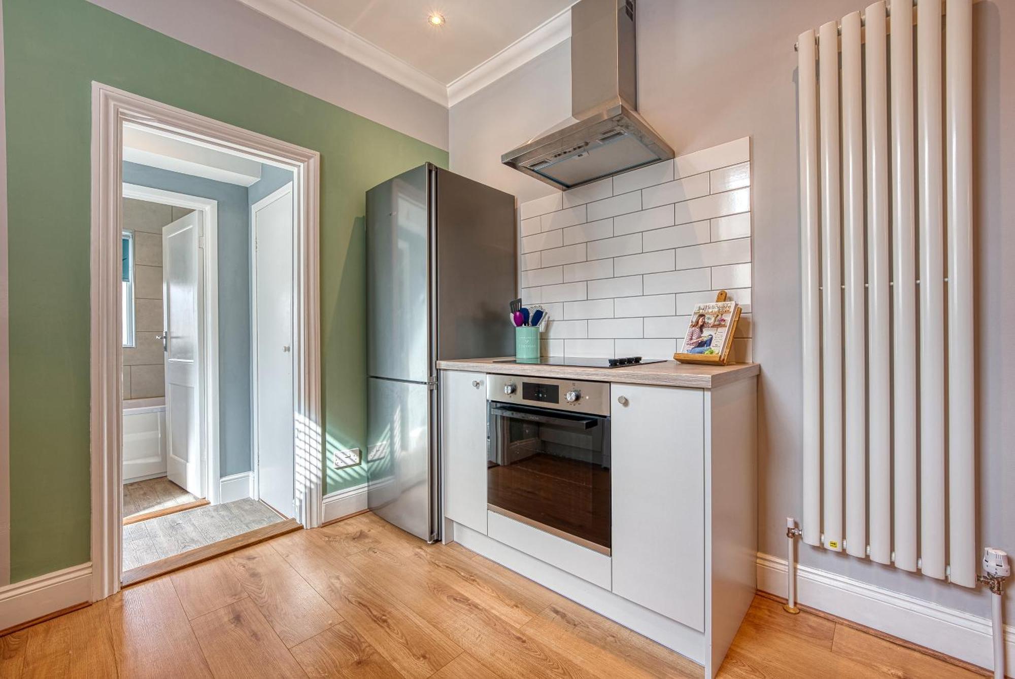 2 Bedrooms Modern, Stunning & Stylish Contractor House, Prime Portsmouth Location With Free Parking Permit, Summer Special Offer!! - By Blue Puffin Stays Exteriér fotografie
