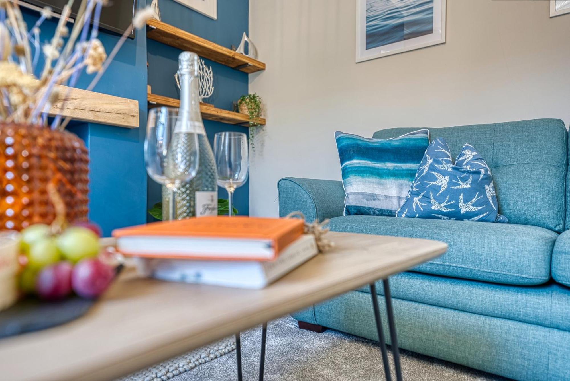 2 Bedrooms Modern, Stunning & Stylish Contractor House, Prime Portsmouth Location With Free Parking Permit, Summer Special Offer!! - By Blue Puffin Stays Exteriér fotografie