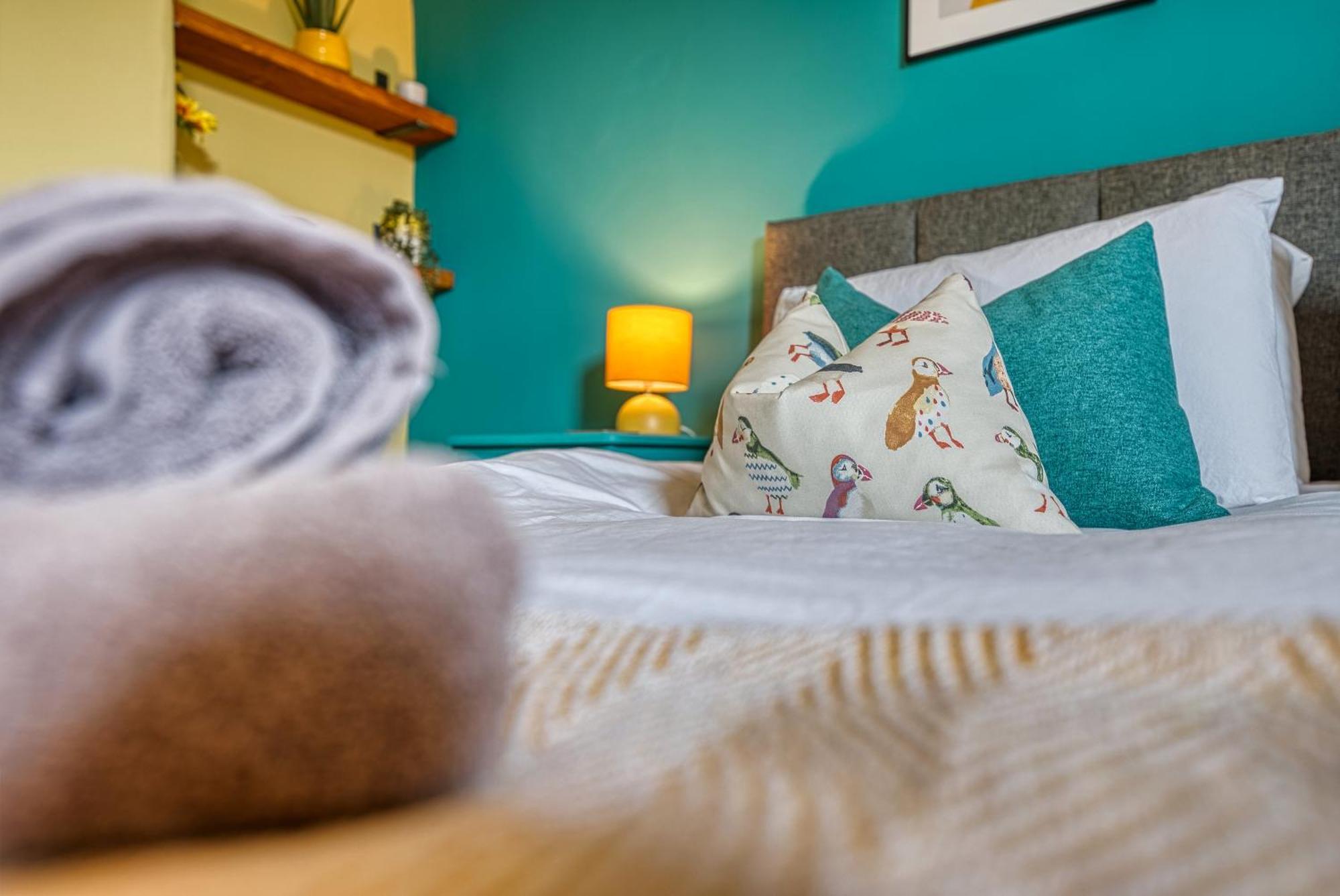2 Bedrooms Modern, Stunning & Stylish Contractor House, Prime Portsmouth Location With Free Parking Permit, Summer Special Offer!! - By Blue Puffin Stays Exteriér fotografie